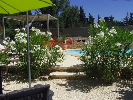 à vendre Villa de prestige Noves 996 000 €