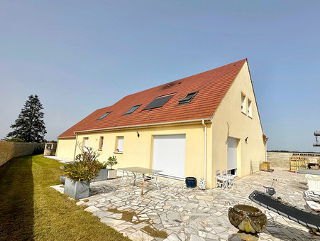 Maison de prestige Houdan 554 500 €