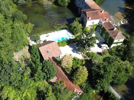 Vente        Hotel particulier  Aquitaine 975 000 €