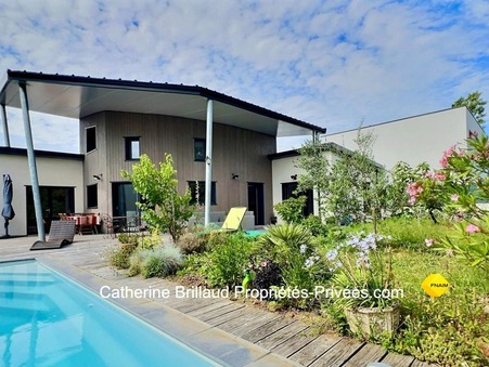 Vente Villa haut de gamme Poitou-Charentes 708 000 €
