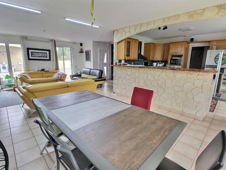 à vendre Villa  Saintes 548 625 €