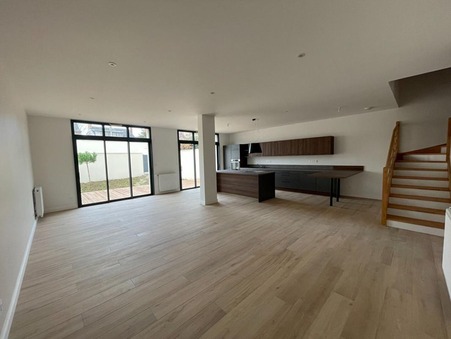 à vendre Villa de qualité Sarthe 592 770 €