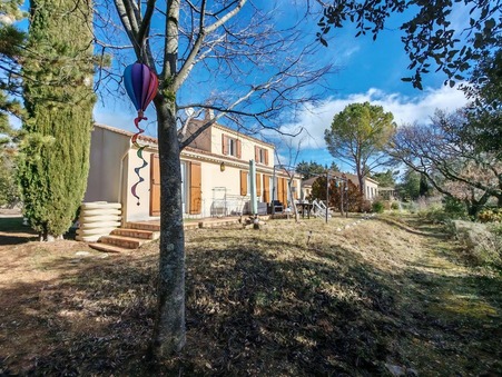 à vendre Villa haut de gamme Saint Saturnin lès Apt 795 000 €