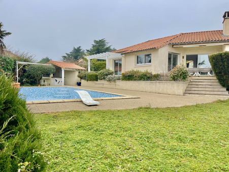 Maison de luxe Millau 699 000 €