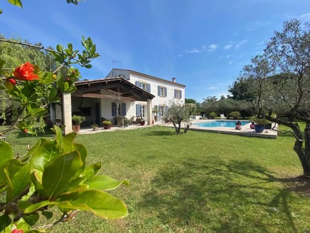 Maison de luxe Arles 790 000 €
