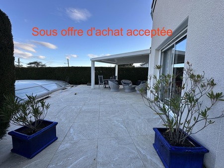 à vendre        Villa de luxe Auvergne 539 000 €