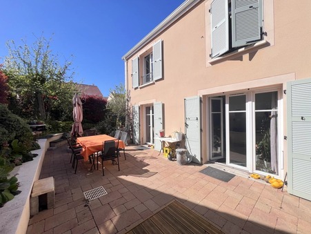 Maison de luxe Plaisir 518 960 €