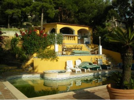 Maison de prestige Bormes les mimosas 1 155 000 €